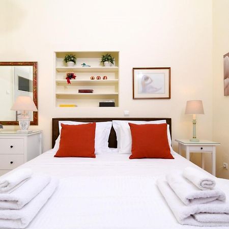 Classy Apartment In The Heart Of Athènes Extérieur photo